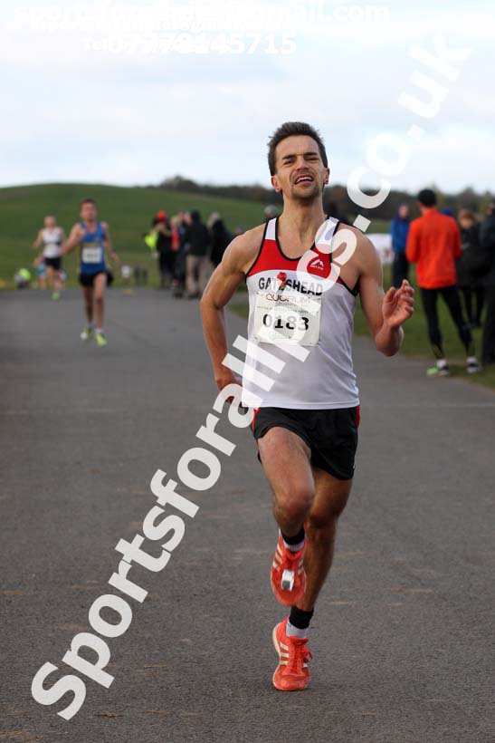 Senior mens and womens Heaton Harriers Memorial 10k Road Race, Newcastle. Photo:  David T. Hewitson/Sports for All Pics